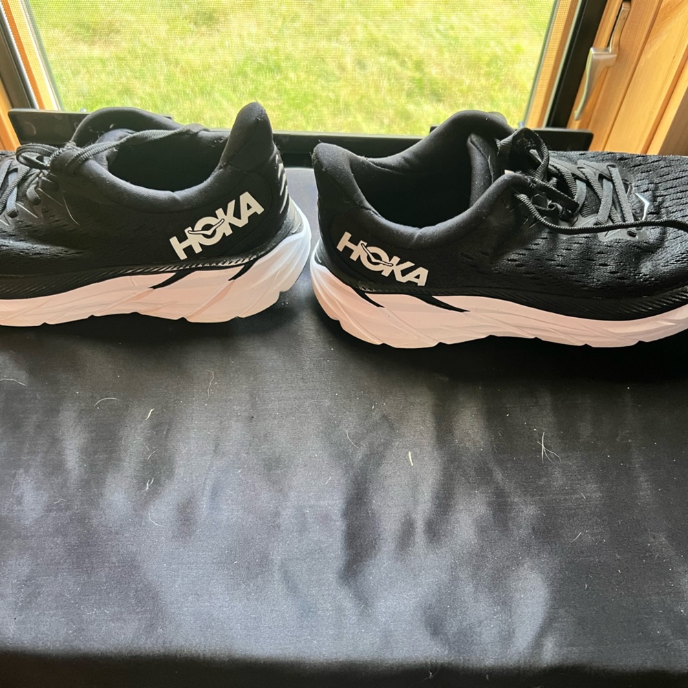 Hola Clifton 8 size 6.5 used